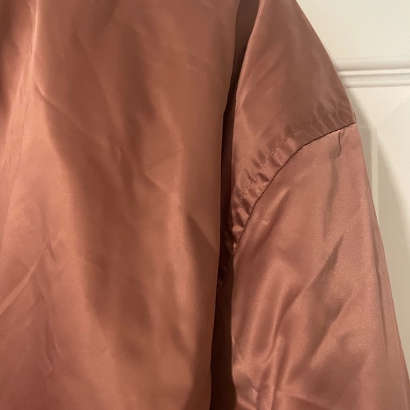 NWT Women's Berry Pink Bomber Jacket Water‎ Resistant cute detail in back Sz L - Picture 7 of 7